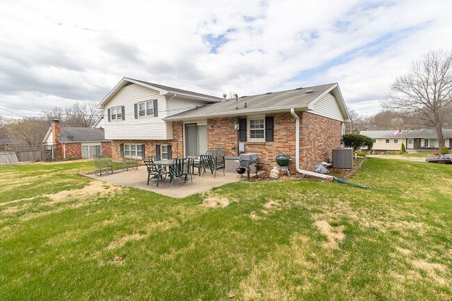 Building Photo - 306 W Briarwood Ln