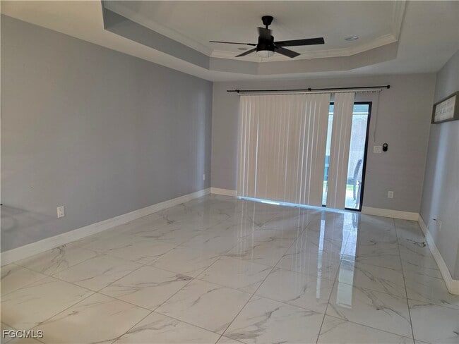 Building Photo - 312 Gilbert Ave S