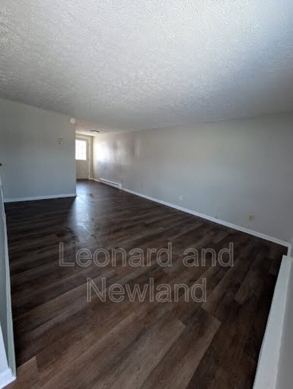 Building Photo - 218 Patricia Dr