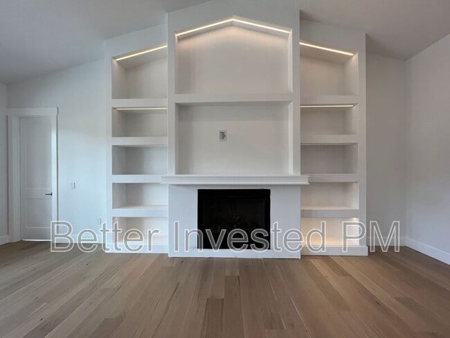 Building Photo - 4579 Lambert Dr