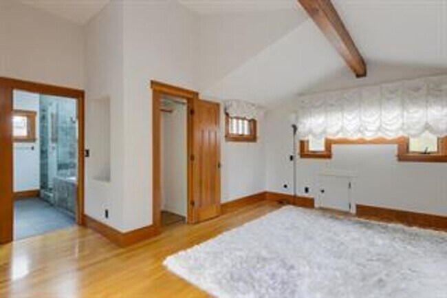 Building Photo - Craftsman Custom built home
