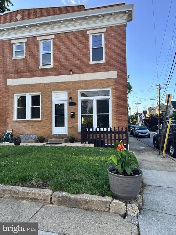 Building Photo - 2912 Grindon Ave