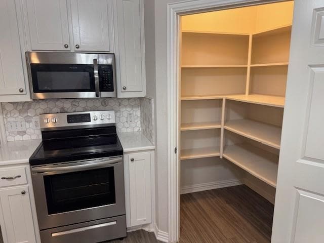 Building Photo - 106 Royal Crest Ct