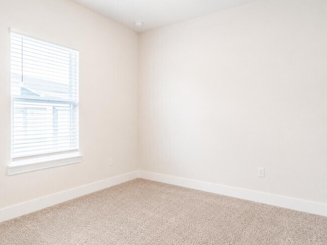 Building Photo - 6242 Jenks Dr