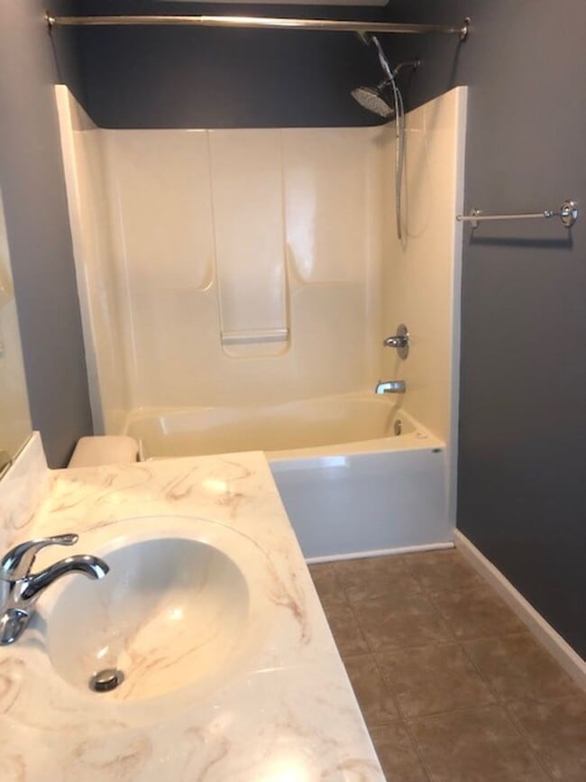 Building Photo - STONES CROSSING...3 Bed 2 Bath