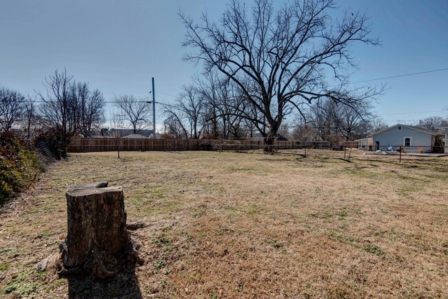 Building Photo - Affordable 2-Bed, 1-Bath Home with Garage ...