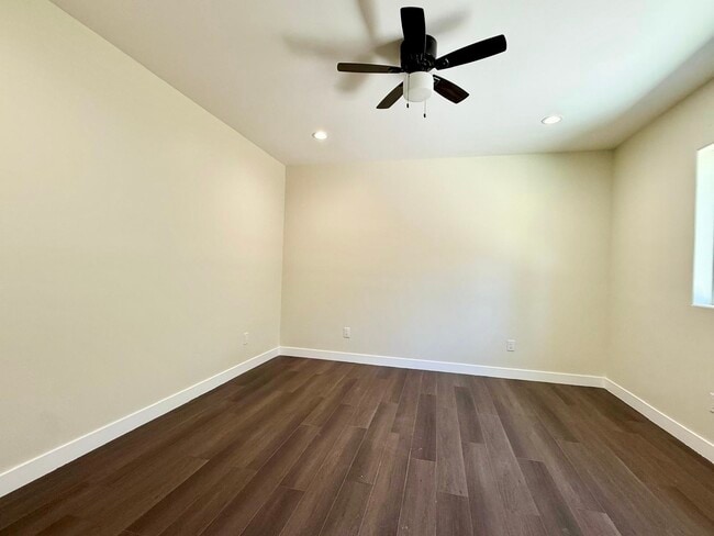 Building Photo - 1522-30 Falda Del Cerro Ct