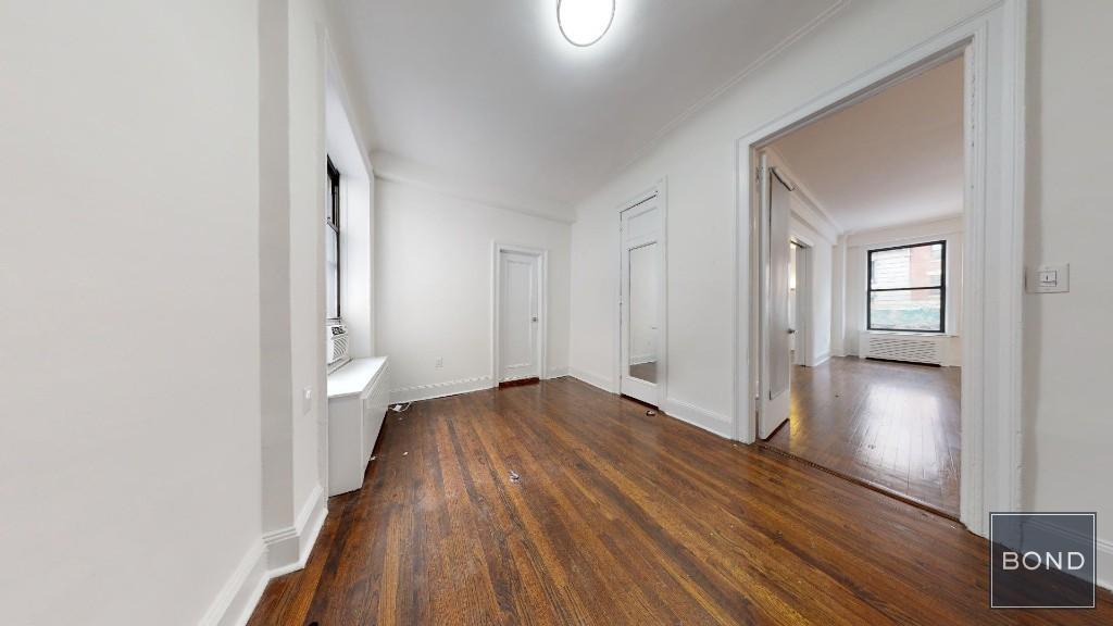 Building Photo - 166 W 72nd St