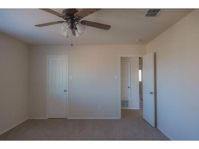 Building Photo - 4 bed 2.5 bath in Brookstone Community!!