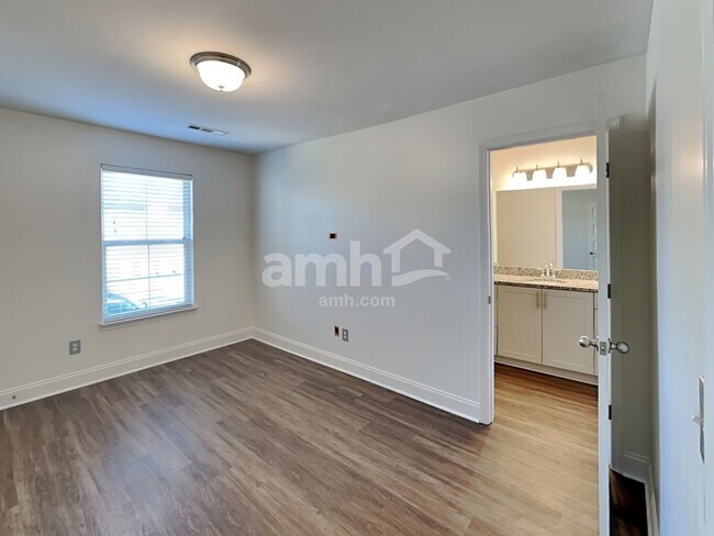 Building Photo - 5516 Central Grove Sq