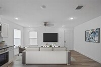 Building Photo - 9313 Hillis St