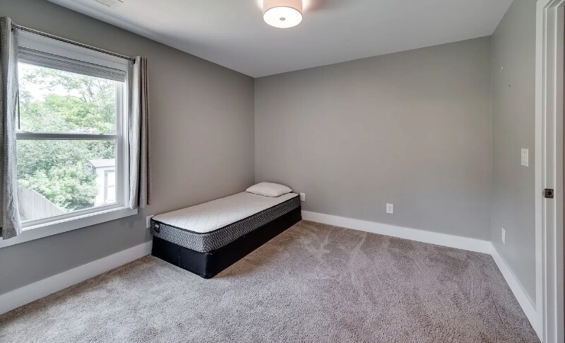 Building Photo - 3813 Dr Walter S Davis Blvd