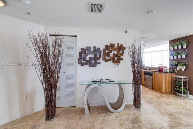 Building Photo - 6305 Indian Creek Dr