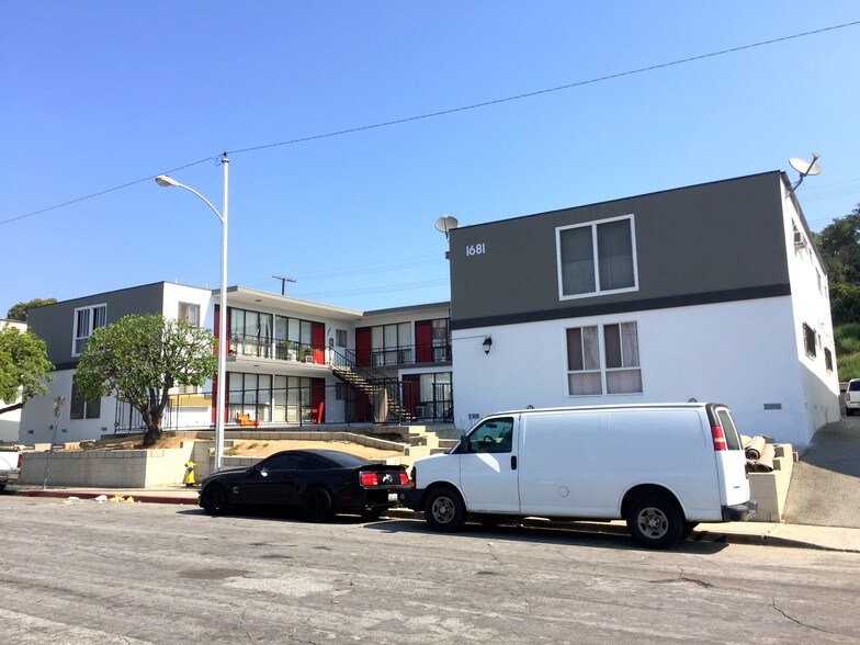 Building Photo - 1681 College View Dr