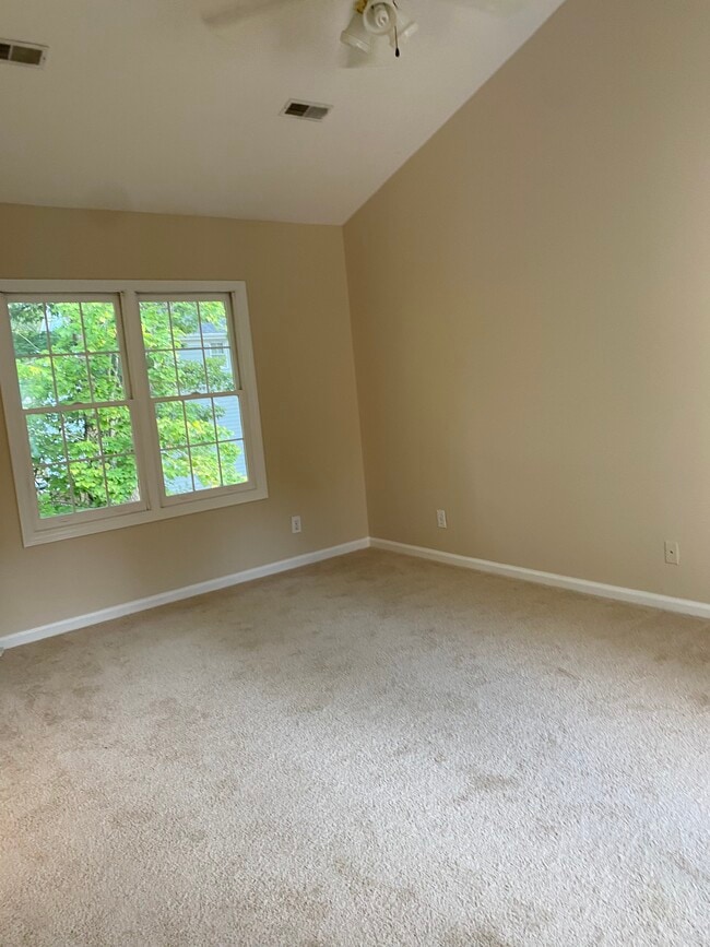 Building Photo - 201 Mint Hill Dr