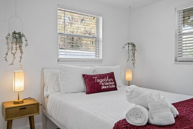 Building Photo - The peaceful place