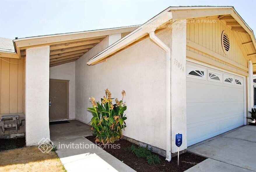 Building Photo - 13854 Robin Nest Ct
