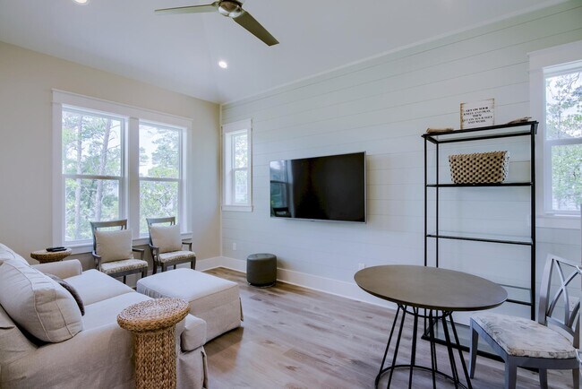 Building Photo - 40 Kristin Ct