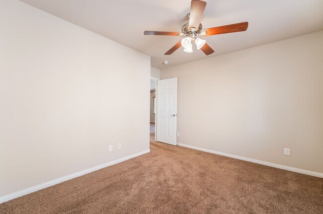 Building Photo - Upgraded Tri-Level Home on a Cul-de-Sac Lot in Southwest
