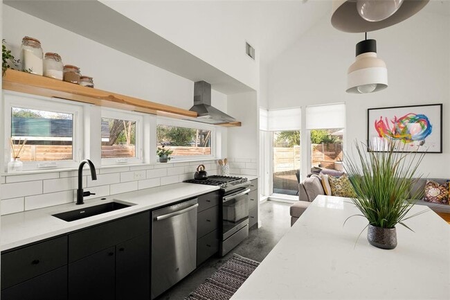 Building Photo - 902 Garden Villa Ct