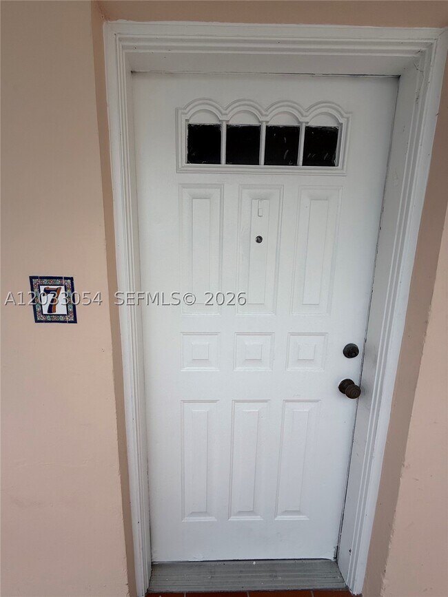 Building Photo - 1235 Mariposa Ave