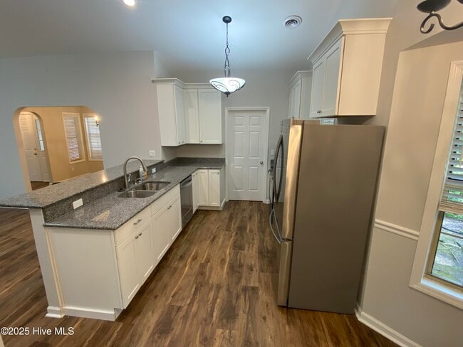 Building Photo - 8 Sand Dollar Dr