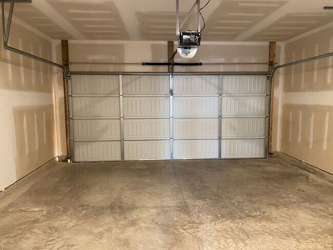 Building Photo - New House Near Nashboro Village - Close to Airport & Lake!