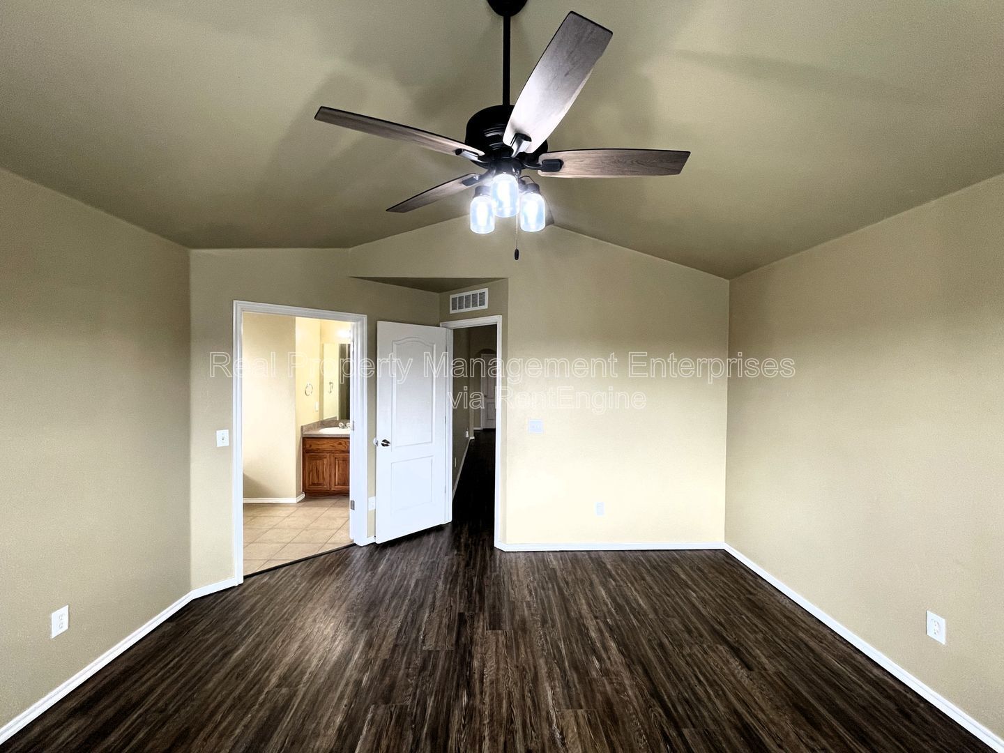 Building Photo - 18212 Viento Dr