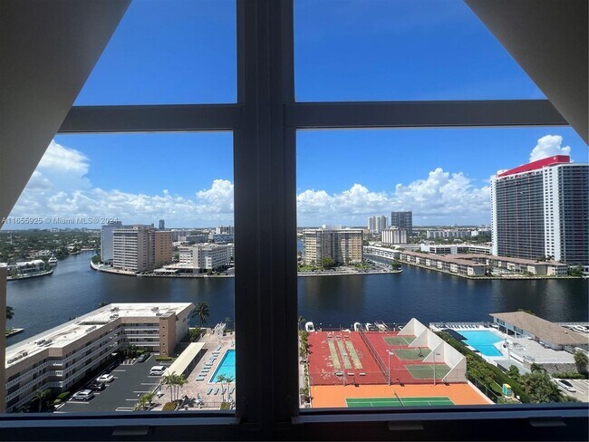 Building Photo - 1865 S Ocean Dr