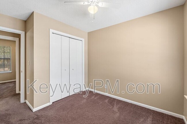 Building Photo - 912 Jones Dr