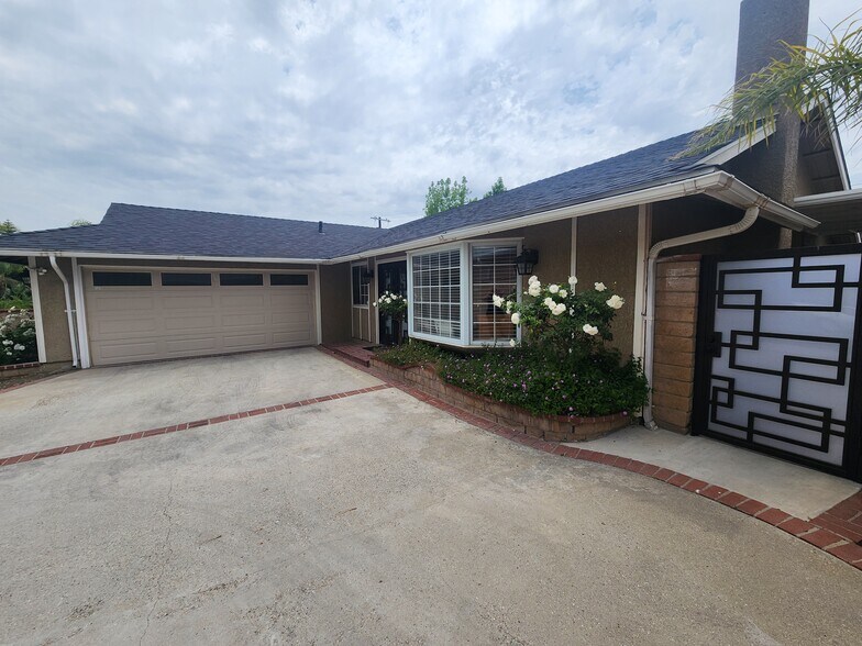 Building Photo - 13969 Wallabi Ave