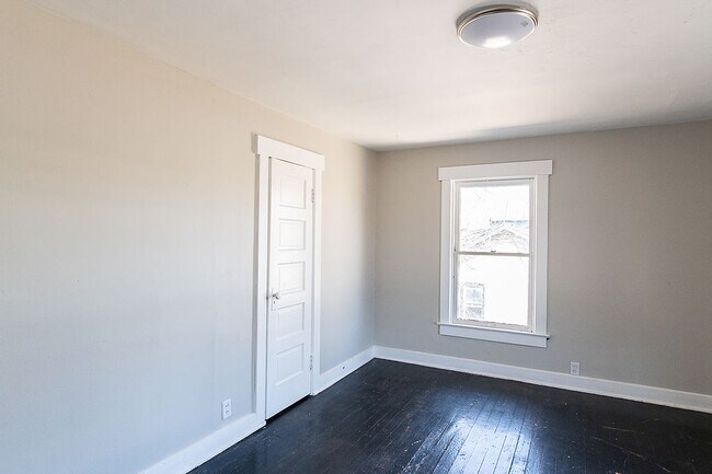 Building Photo - 2141 Philadelphia Dr