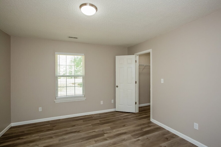 Building Photo - 6404 Amarillo Way