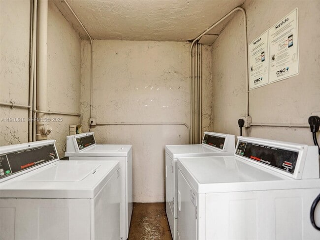 Building Photo - 3601 SW 117th Ave