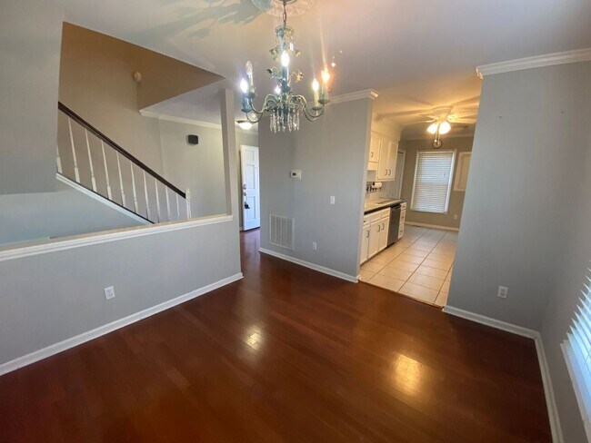 Building Photo - Great Location with a River View!