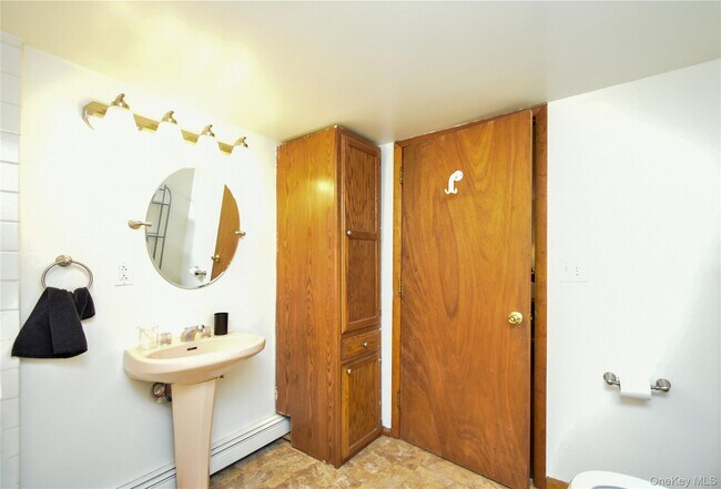 Building Photo - 504 NY-9D