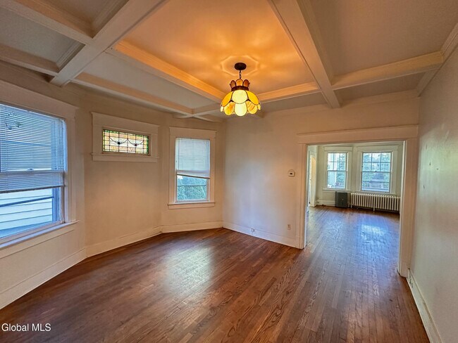 Building Photo - 864 Myrtle Ave