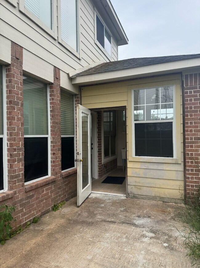 Building Photo - 7519 Chathan Glen Ln