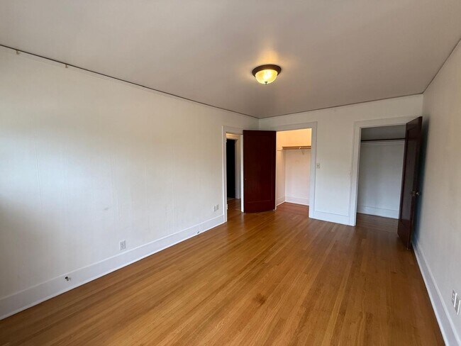 Building Photo - 1702-1710 N 44th St & 4402-4404 Densmore Ave N