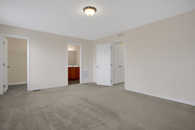 Building Photo - 5175 Winthrop Ave
