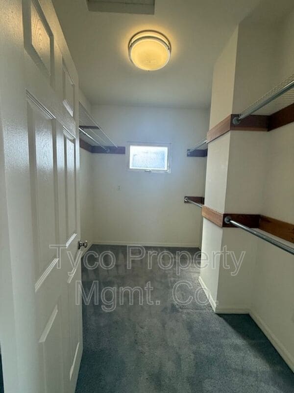 Building Photo - 626 2nd Ave