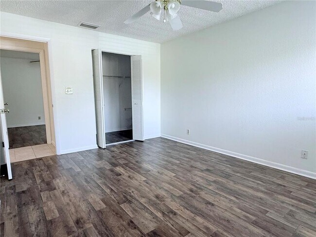 Building Photo - 8608 Lake Isle Dr