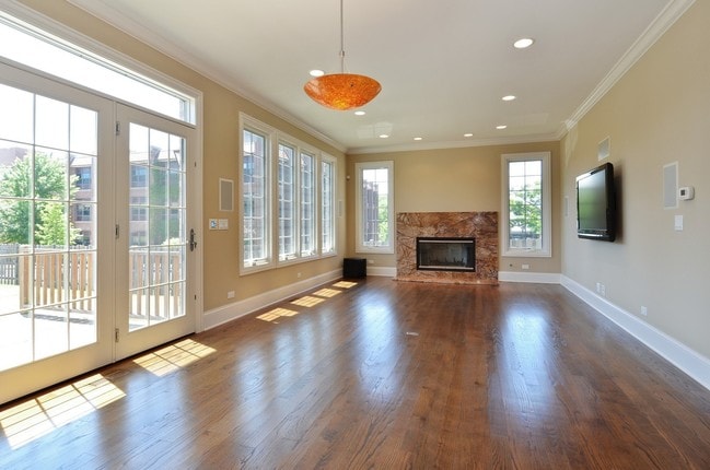 Building Photo - 123 Maple Ave