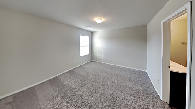 Building Photo - Very Nice 4 Bedroom 2 Bath Home in Yukon Schools