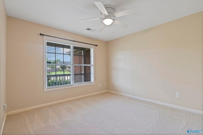 Building Photo - 108 Landings Way Dr