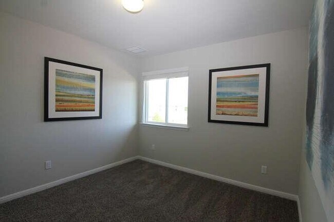 Building Photo - 708 Tinton Falls Ln