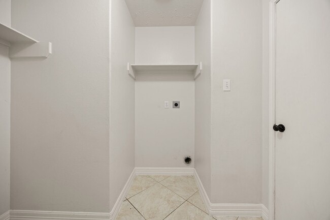 Building Photo - 29123 Foxingham Cir