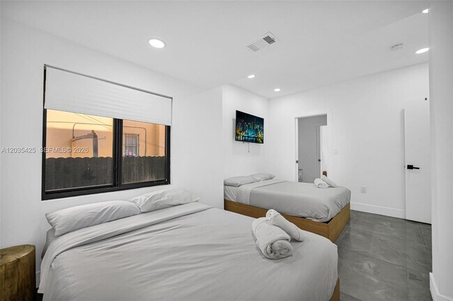 Building Photo - 112 NW 53rd St