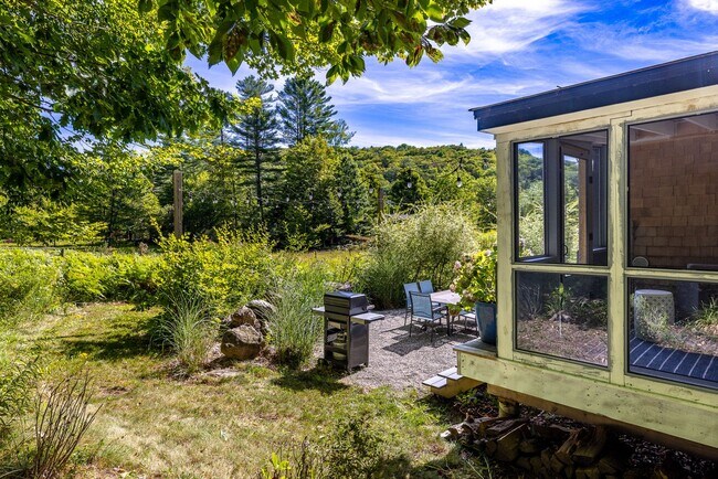 Building Photo - Short Term lease- Fully Furnished One bedroom, one bath