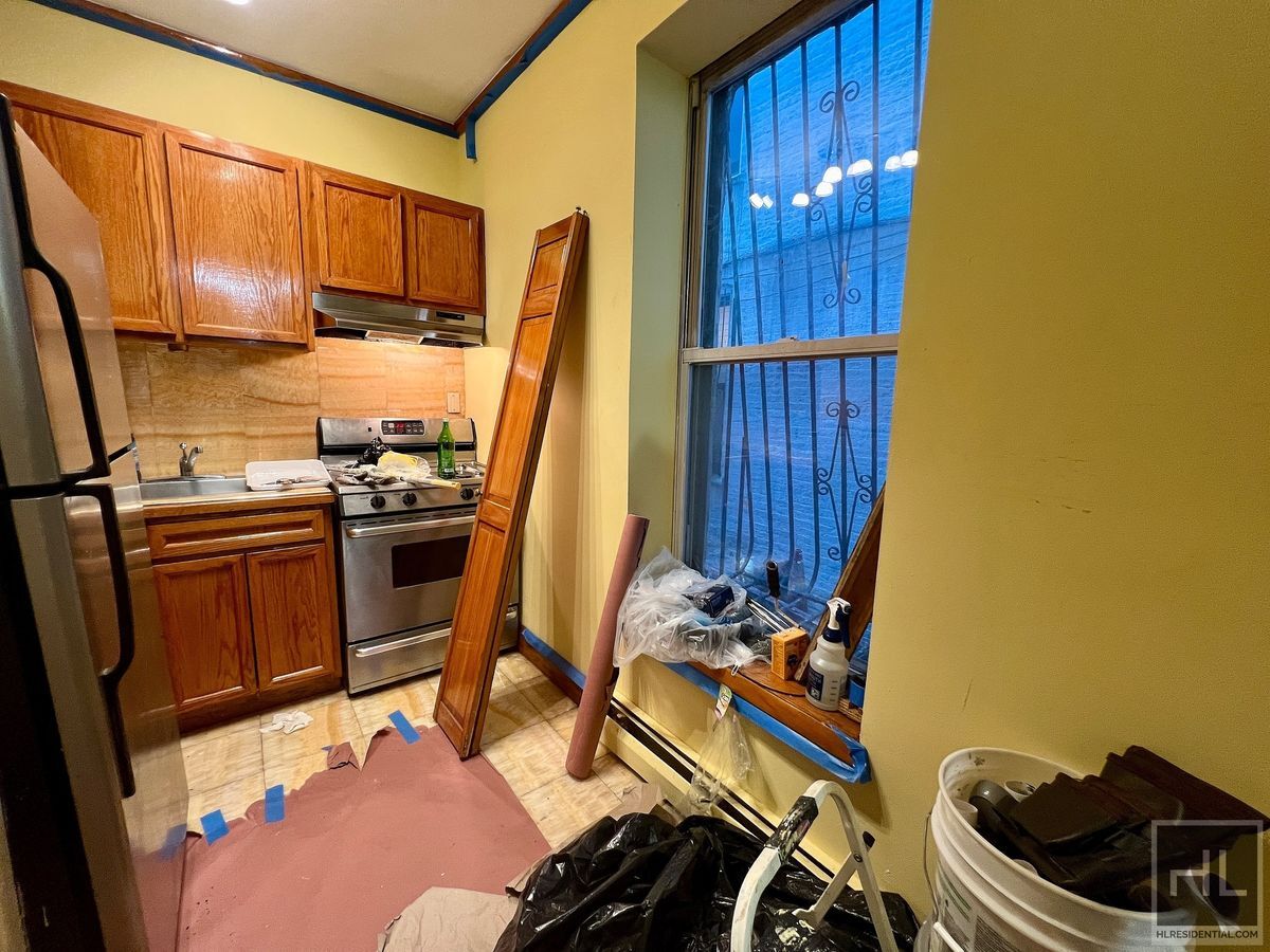 Building Photo - Spacious Studio Apartment In Prospect Heights Across The Street From Brooklyn Museum